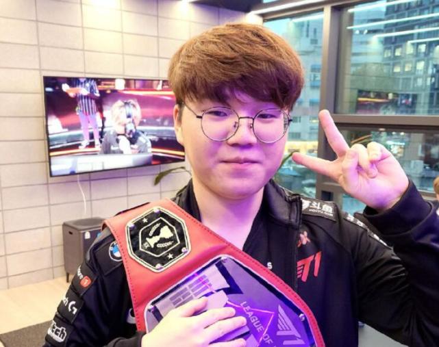 罗德里：我接到卡瓦哈尔的电话，他说为我高兴.